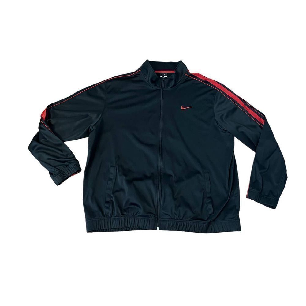 Nike Black Mens 2XL Track Jacket in good condition.